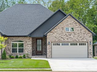 1052 Veridian Dr UNIT B, Clarksville, TN 37043