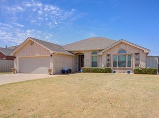 114 Indiana St, Levelland, TX 79336