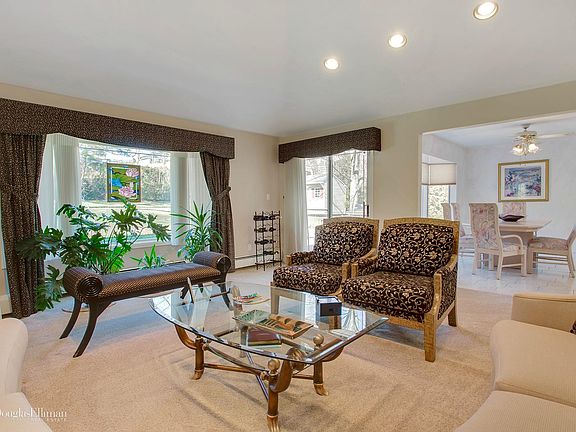 5th image of 9 Cornell Dr