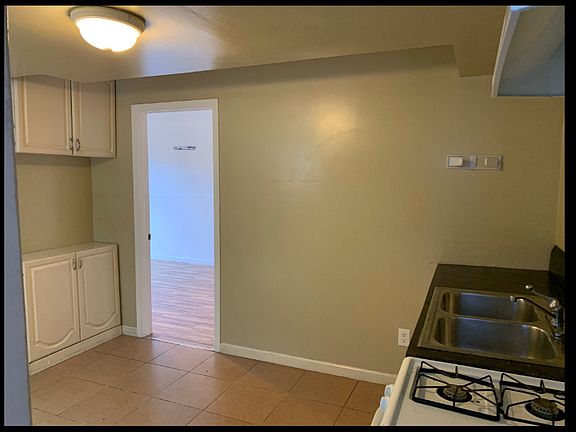 3rd image of 249 Theresa St