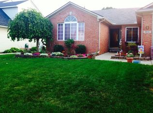 9816 Kent Ln, Van Buren Township, MI 48111