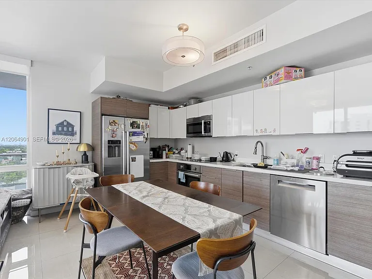 1010 SW 2nd Ave #1009 — Photo 4