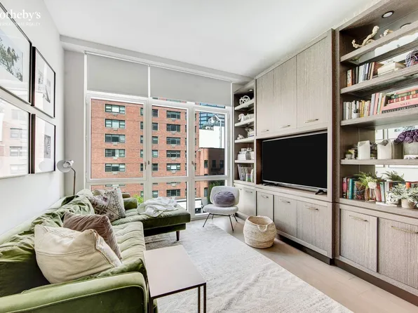 305 East 51st Street 4E image 1 of 13