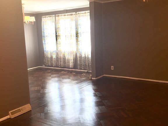 5th image of 307 Marion St Fl 1ST