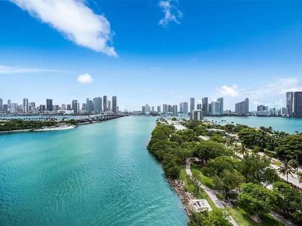 1000 Venetian Way #1108