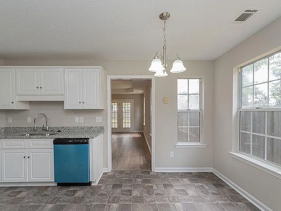 4th image of 535 Old Walnut Br
