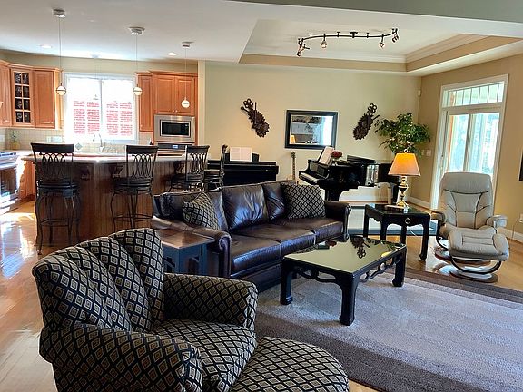 5th image of 822 Lauren Dr