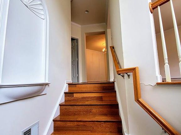 3rd image of 13630 Cedar Run Ln