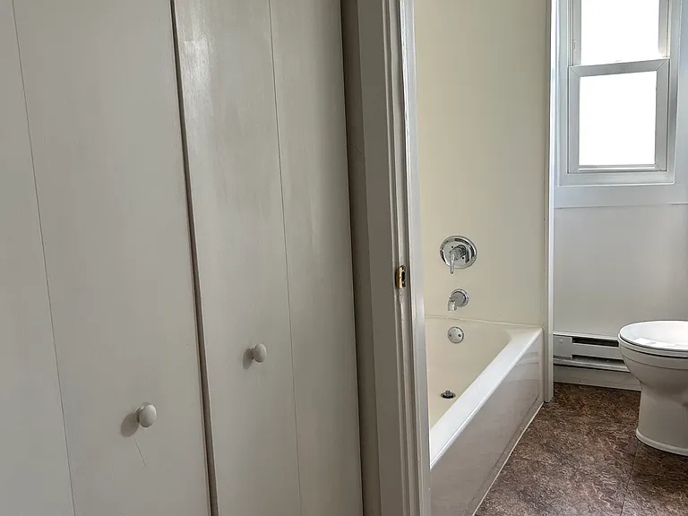 1430 Muldowney Ave — Photo 19