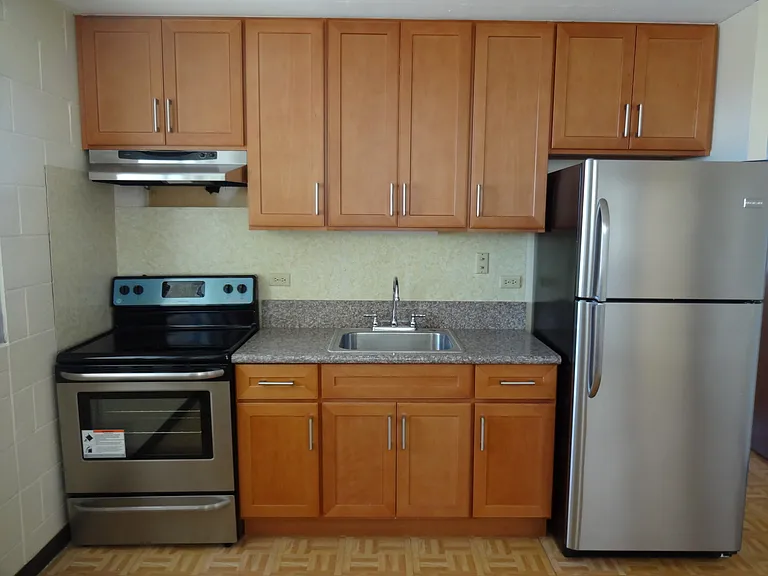 1038 Spencer St — Photo 14