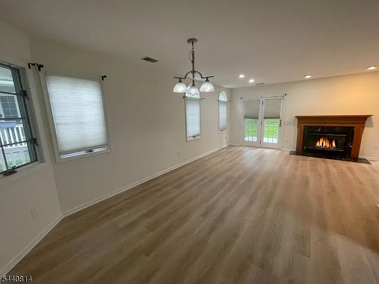 15 Davenport Rd — Photo 8