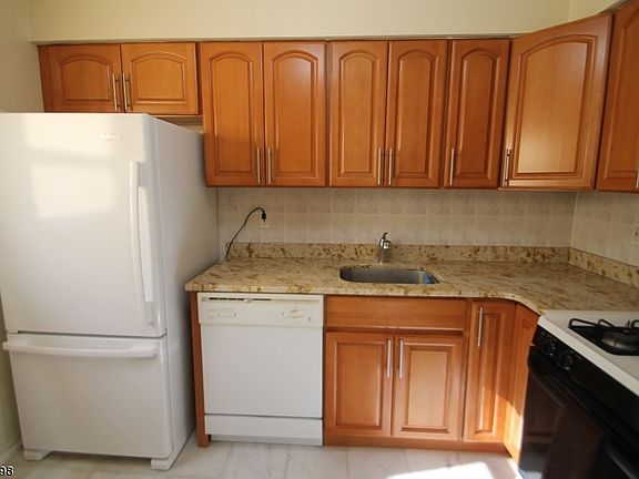5th image of 38 Park St #St19-b