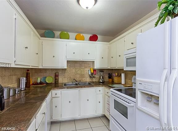 4th image of 1855 W 62nd St #E336
