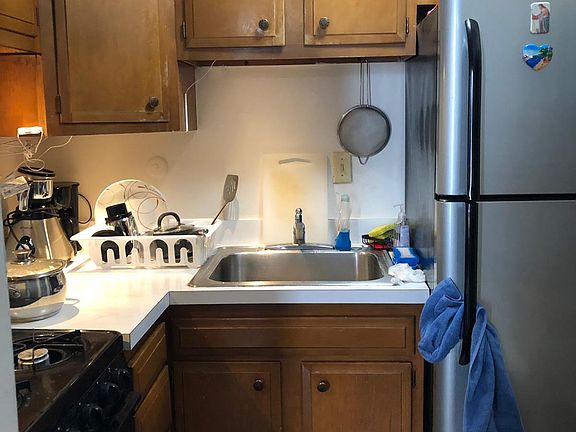 2nd image of 1311 Lombard St APT 403