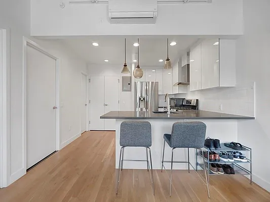 Rented by Compass | media 21