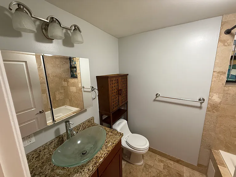 1702 W Summerdale Ave #G — Photo 8