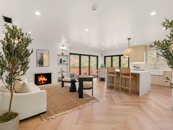 36 Vista Del Mar Dr, Santa Barbara, CA 93109