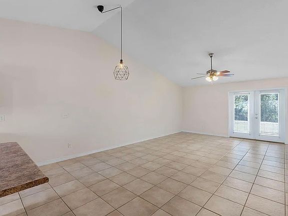 4th image of 1833 Sundown Dr #2