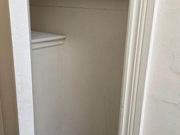 5th image of 219 N 35th St APT 2B