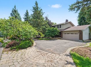 4 Doris Ave, Ottawa, ON K1T 3W8