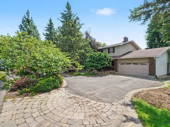 4 Doris Ave, Ottawa, ON K1T 3W8