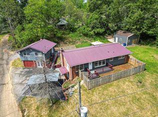 206 Pendleton Ave, Chilhowie, VA 24319