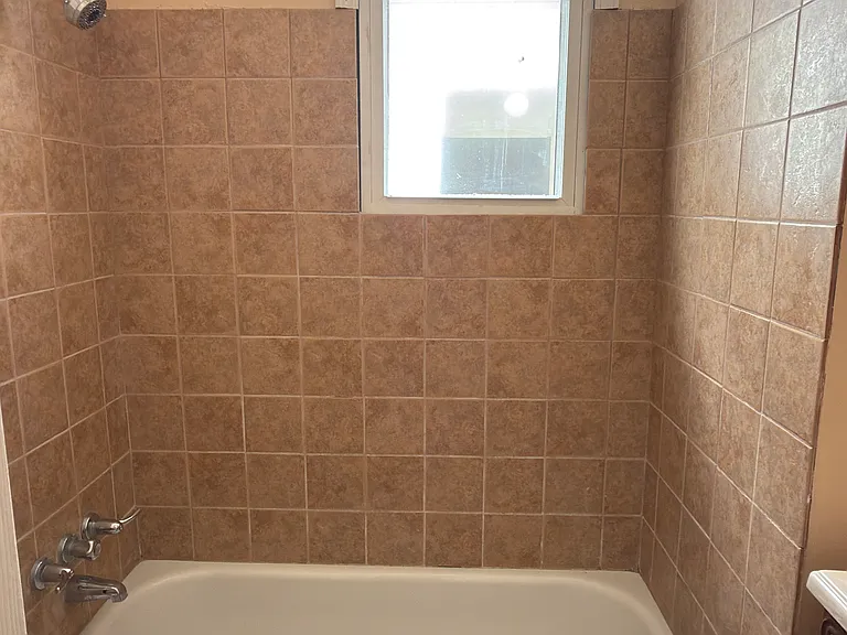 3324-26 S Delachaise St #3326 — Photo 9