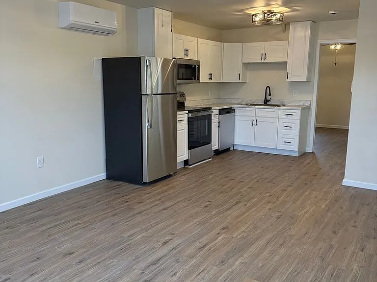 309 Main St #5 — Photo 12