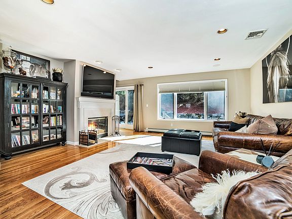 2nd image of 23 Fawn Ln