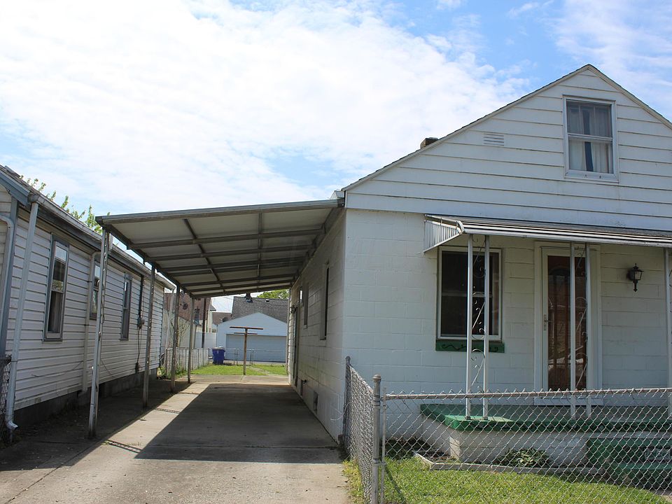 1st image of 210 Sycamore St