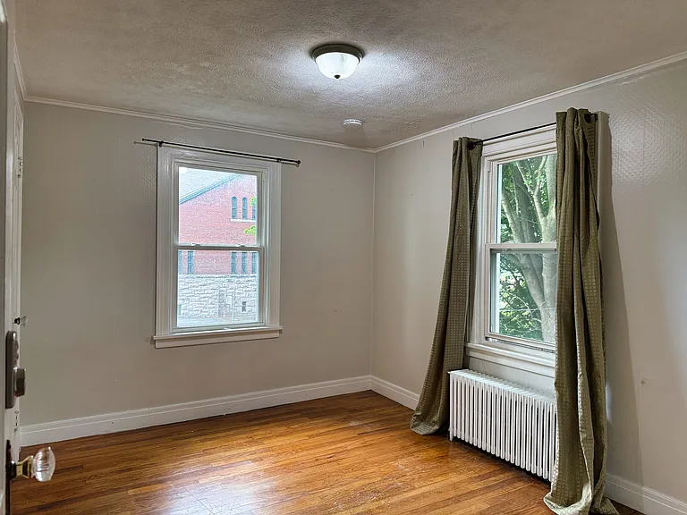 137 Warren St — Photo 13