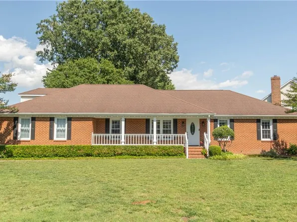 817 Doe Run Dr, Chesapeake, VA 23322