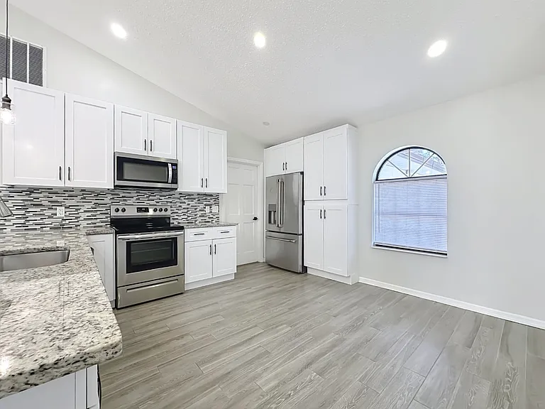 24 Filbert Ln — Photo 5