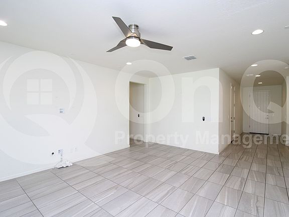 5th image of 244 E Honeysuckle Pl