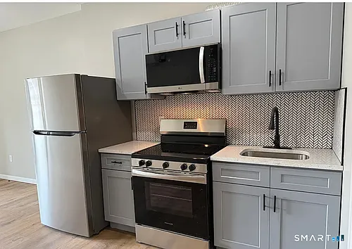 61 Field St #303 Photo 1