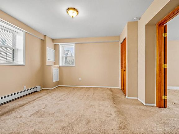 4th image of 59 Scott Ave