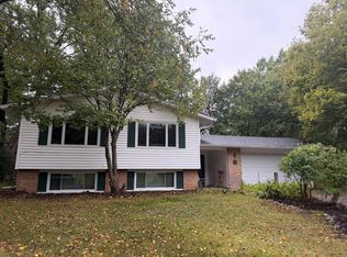 15711 Boulder Creek Dr, Minnetonka, MN 55345