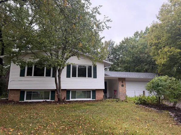 15711 Boulder Creek Dr, Minnetonka, MN 55345