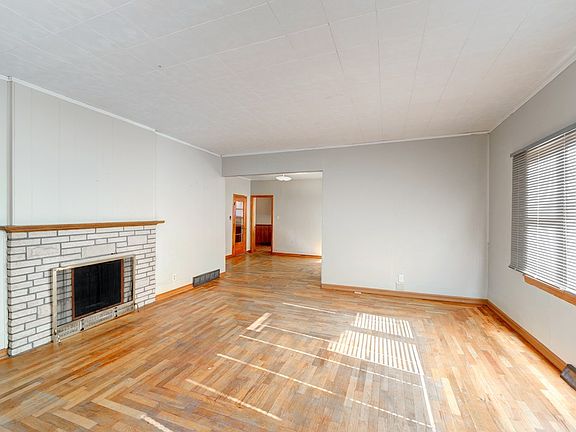 5th image of 622 S 5th St