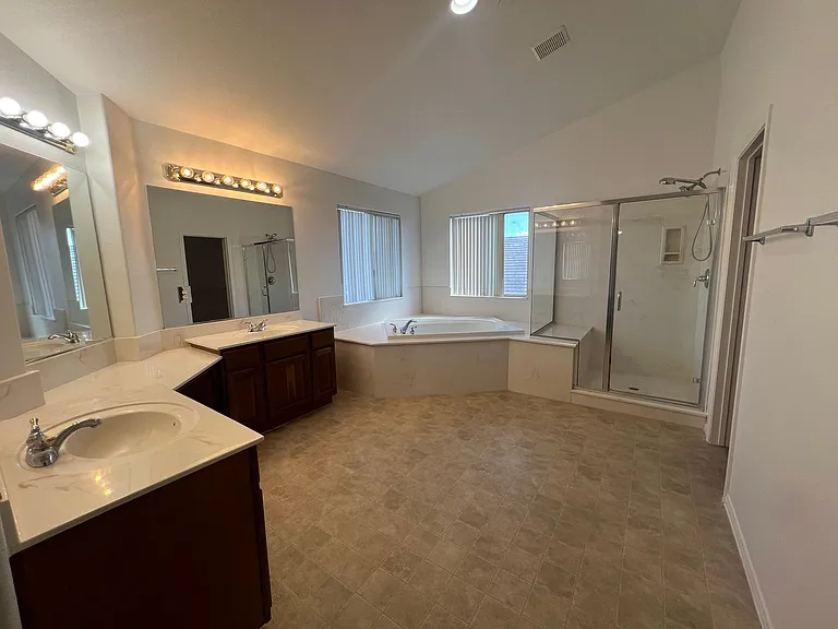 1550 Midnight Cowboy Ct — Photo 38