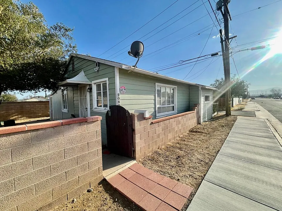 2080 Inyo St