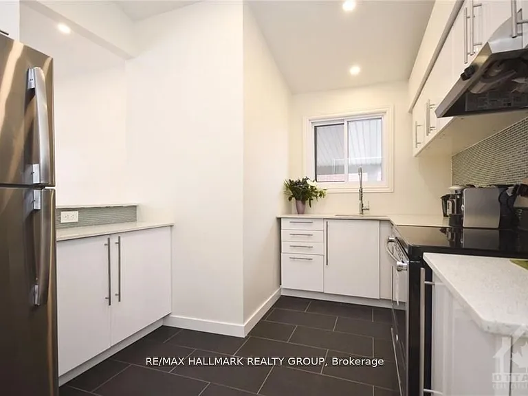 1415 Maxime St — Photo 3