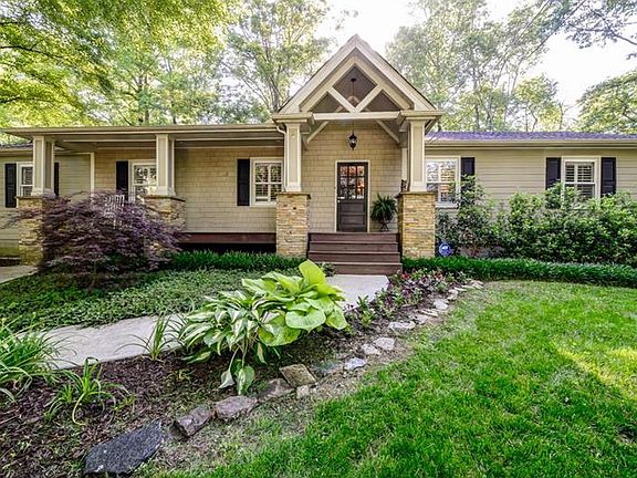 3rd image of 3067 Skyland Dr NE