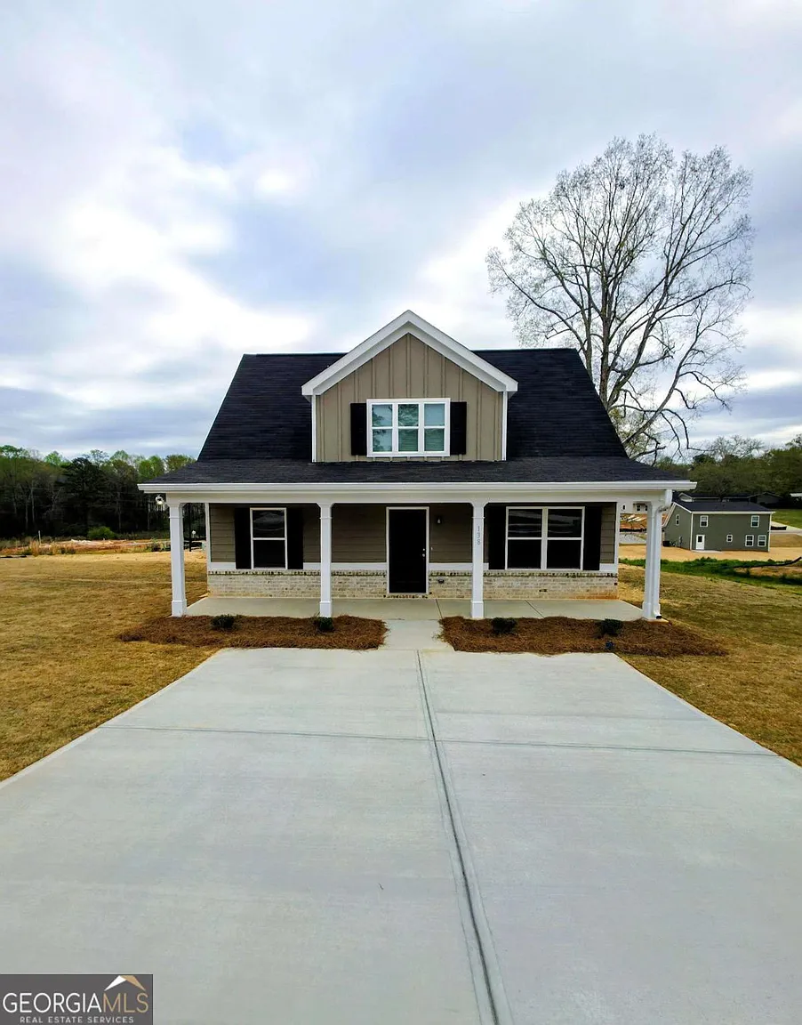 138 Charlotte Cir photo 1
