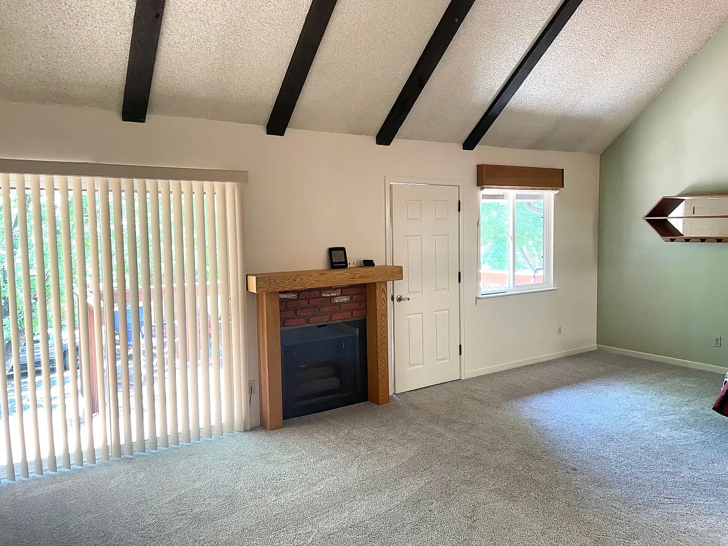 Town home for rent in The Aspens townhome neighborhood 2b, 1 bath — Photo 2