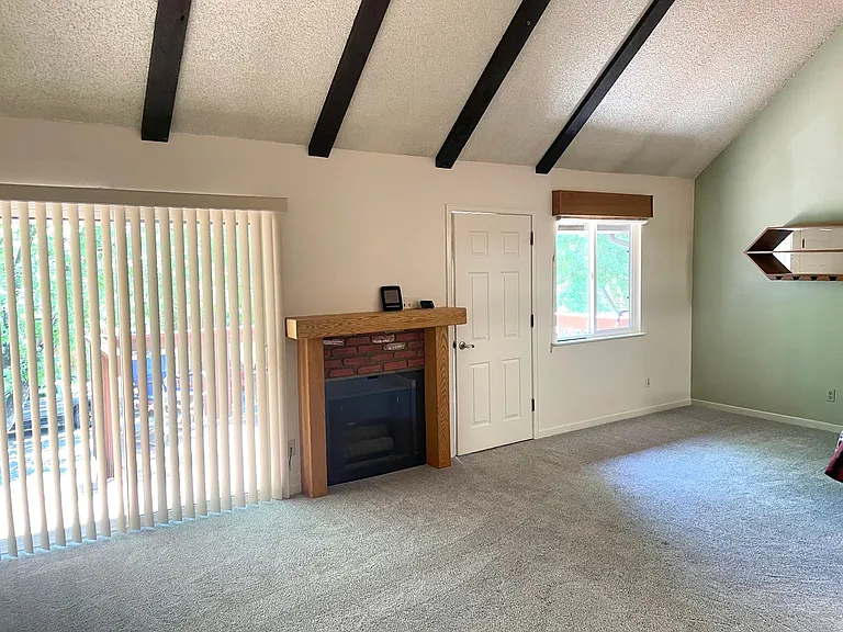 1237 Dillon Way — Photo 2