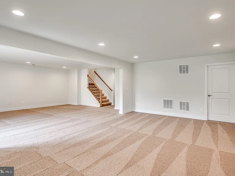 1118 Akan St SE — Photo 31
