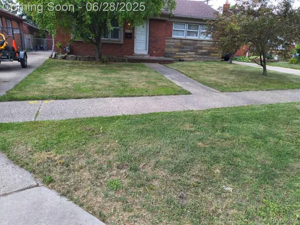 18415 Oakwood Blvd, Dearborn, MI 48124