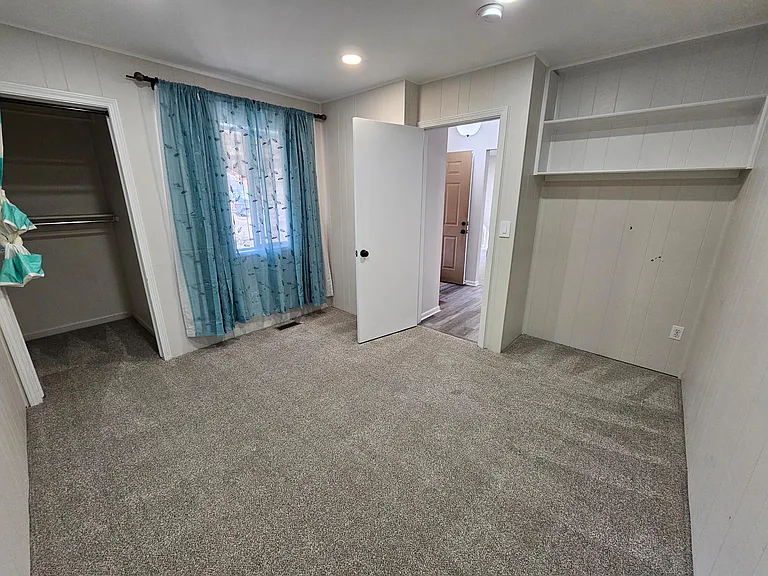 23434 Haynes St — Photo 10