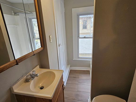 5th image of 639 Elm St #2R